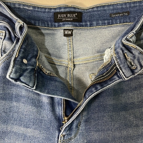 Judy Blue Harley Straight Leg Distressed Hem High Rise Jeans Sz. 14W - Picture 9 of 12